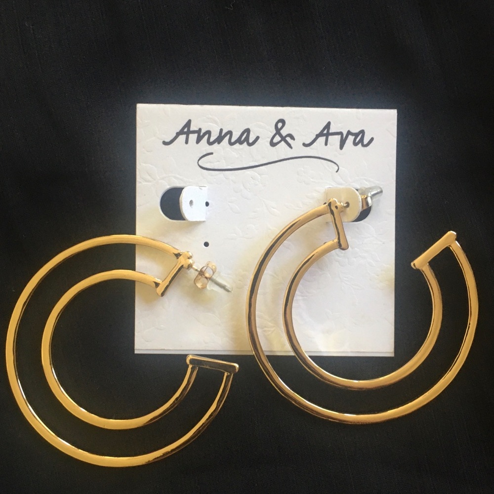 Anna & Ava gold earrings